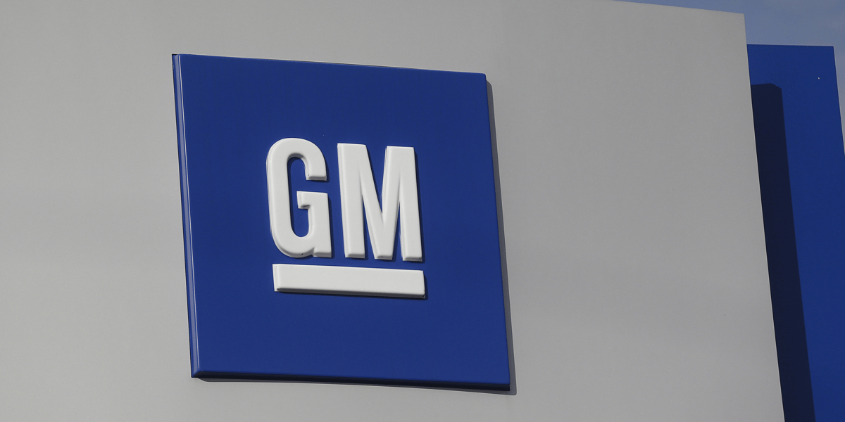 "Les responsables syndicaux de tout le pays se sont réunis dimanche matin après l'expiration samedi dans la nuit de la convention collective de General Motors datant de 2015, et ont choisi de se mettre en grève à minuit dimanche", a écrit le syndicat UAW dans un communiqué.