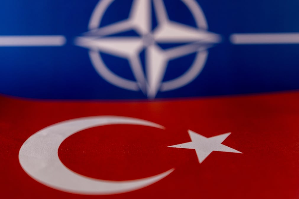 Macron veut demander a la turquie de clarifier son positionnement vis-a-vis de l'otan