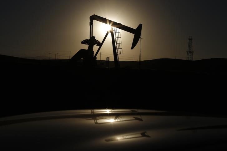 Vers un rebond des cours du petrole au 2e semestre 2015