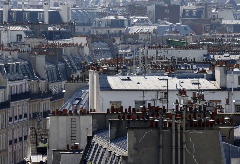 Rebond plus fort que prevu de la consommation des menages
