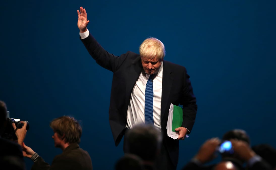 Johnson fait l'eloge de theresa may au congres des tories