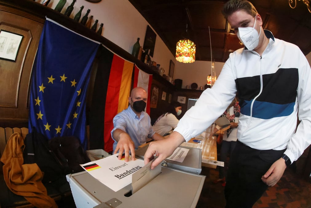 Allemagne: resultats serres entre la cdu/csu et le spd, selon un sondage