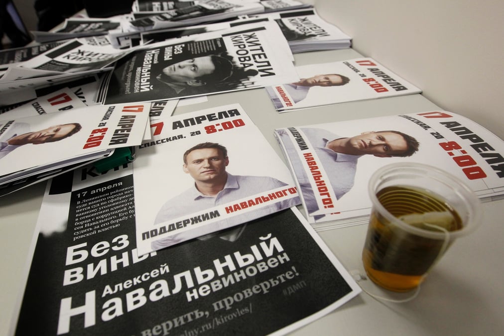 Des tracts sur le leader de l'opposition russe et blogueur anti-corruption alexei navalny