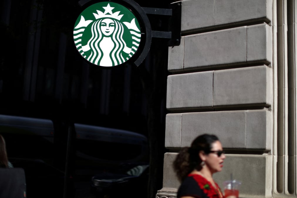 Un magasin starbucks a los angeles
