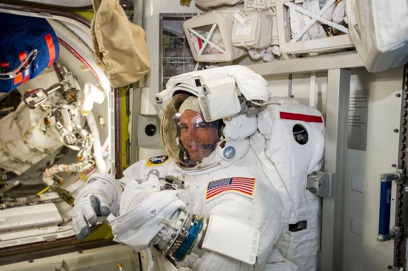 Sortie dans l'espace pour deux astronautes de l'ISS