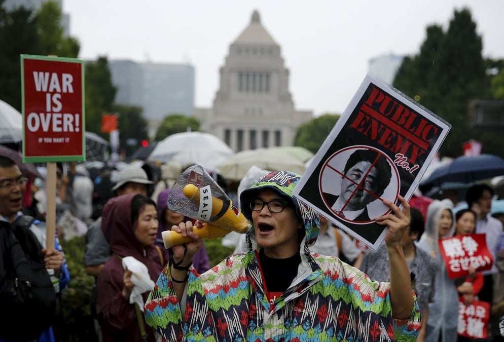 Manifestation pacifiste contre la reforme de la defense au japon