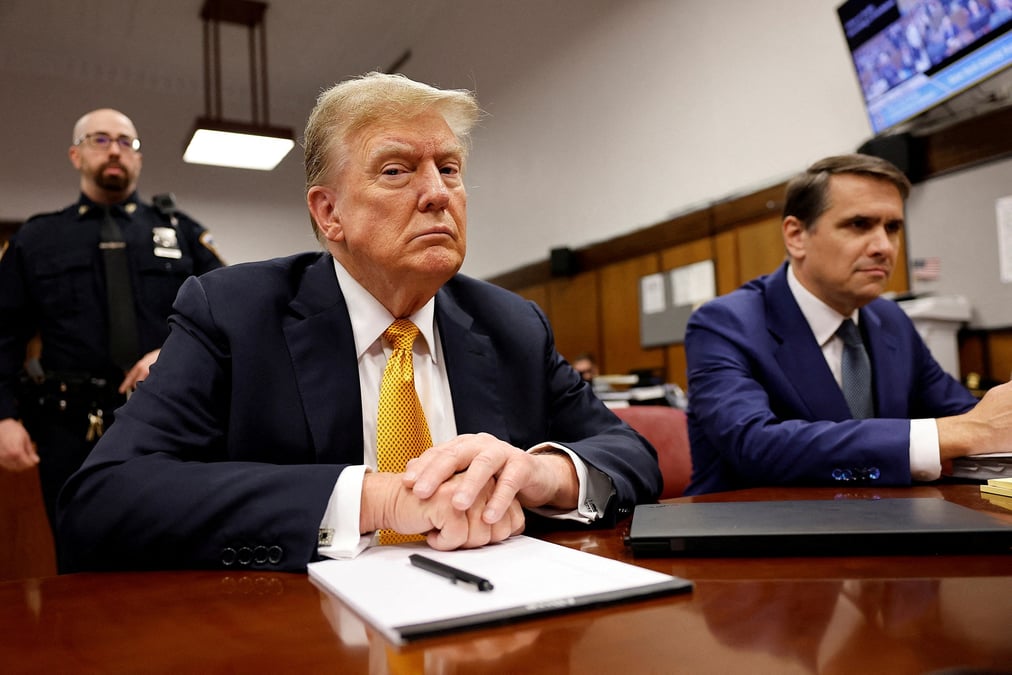 Donald trump vise par un acte d'accusation revise lie a la presidentielle de 2020