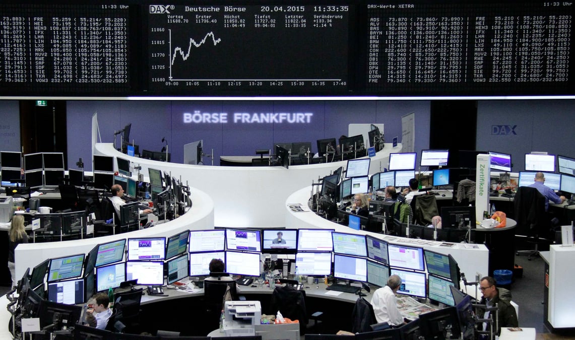 Les marches europeens restent orientes a la hausse a mi-seance