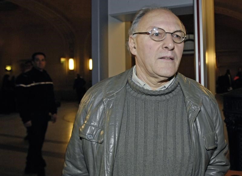 Sainz mis en examen pour exercice illegal de la medecine