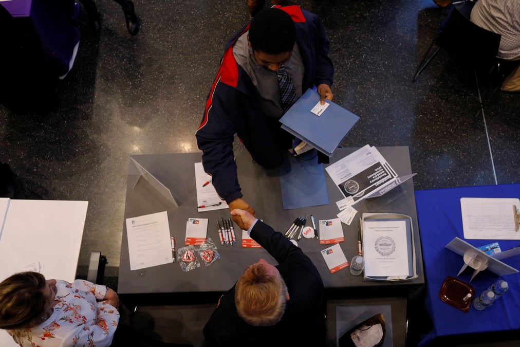 Usa: baisse inattendue des inscriptions au chomage a 212.000