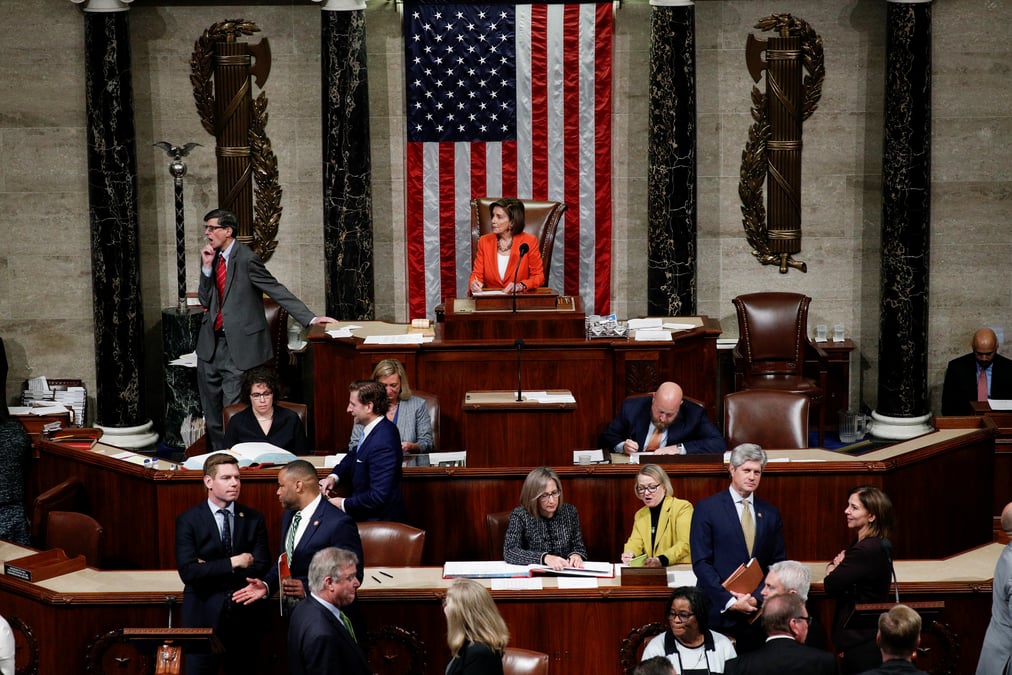Usa: les representants votent la poursuite de la procedure d'"impeachment"