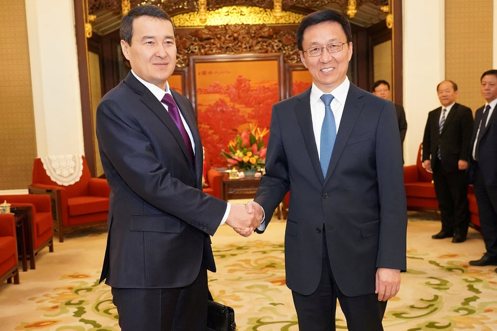 Nouveau premier ministre au kazakhstan, ou pres de 10.000 personnes ont ete arretees