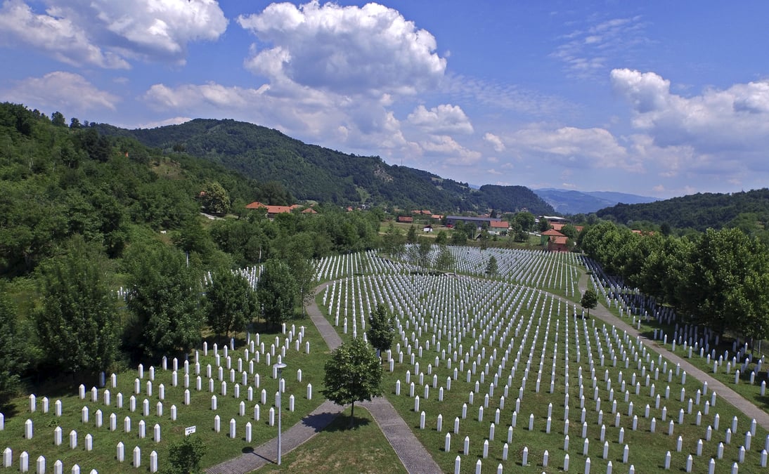 Les serbes s'opposent a une resolution de l'onu sur srebrenica