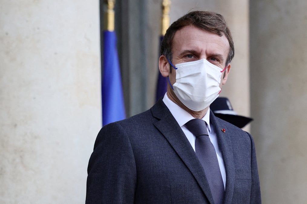 Macron reaffirme aupres de poutine son attachement a la souverainete de l'ukraine