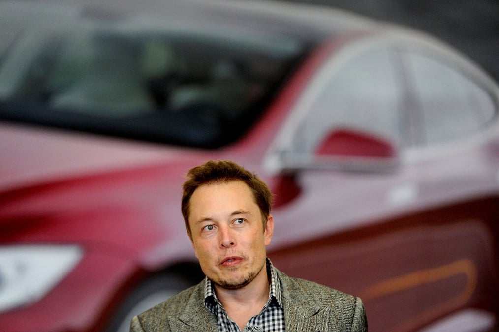 Elon musk dit avoir vendu "suffisamment d'actions", reproche a la californie sa "surimposition"
