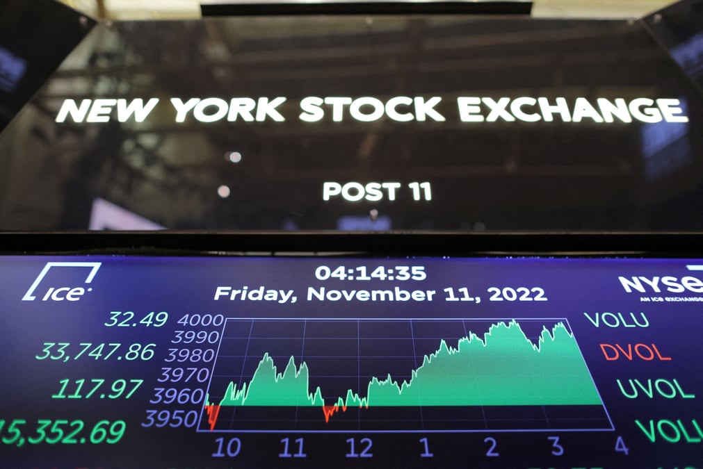 L'indice dji est affiche sur le parquet de la bourse de new york