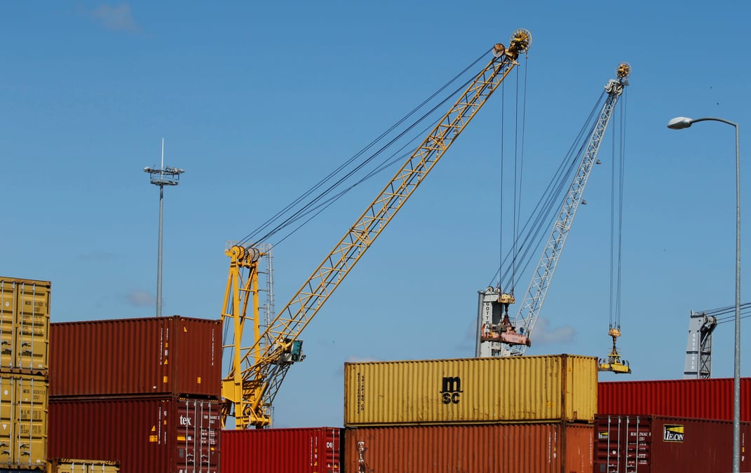 France: deficit commercial record en juin, a -8,0 milliards d'euros
