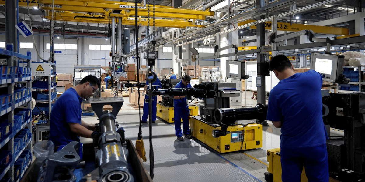 Chine: l'activite manufacturiere progresse a un rythme plus lent en juillet, selon une enquete caixin