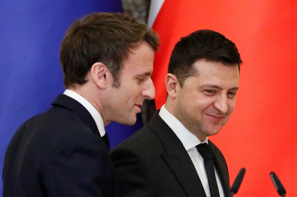 Le president ukrainien zelensky rencontre le president francais macron a kiev
