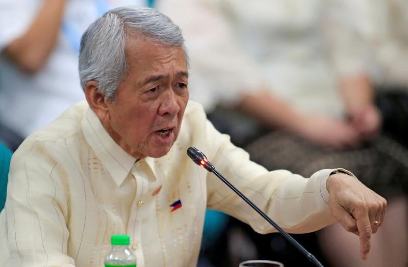 Le chef de la diplomatie philippine recuse par le parlement