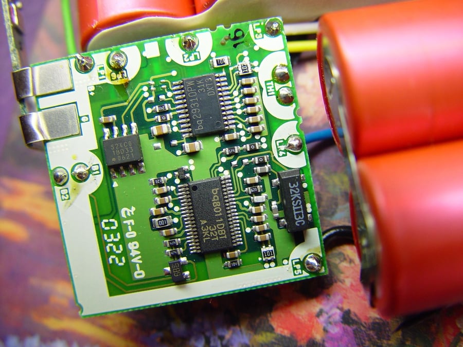 ALTDE_Walab, une batterie rechargee à l'huile de coude