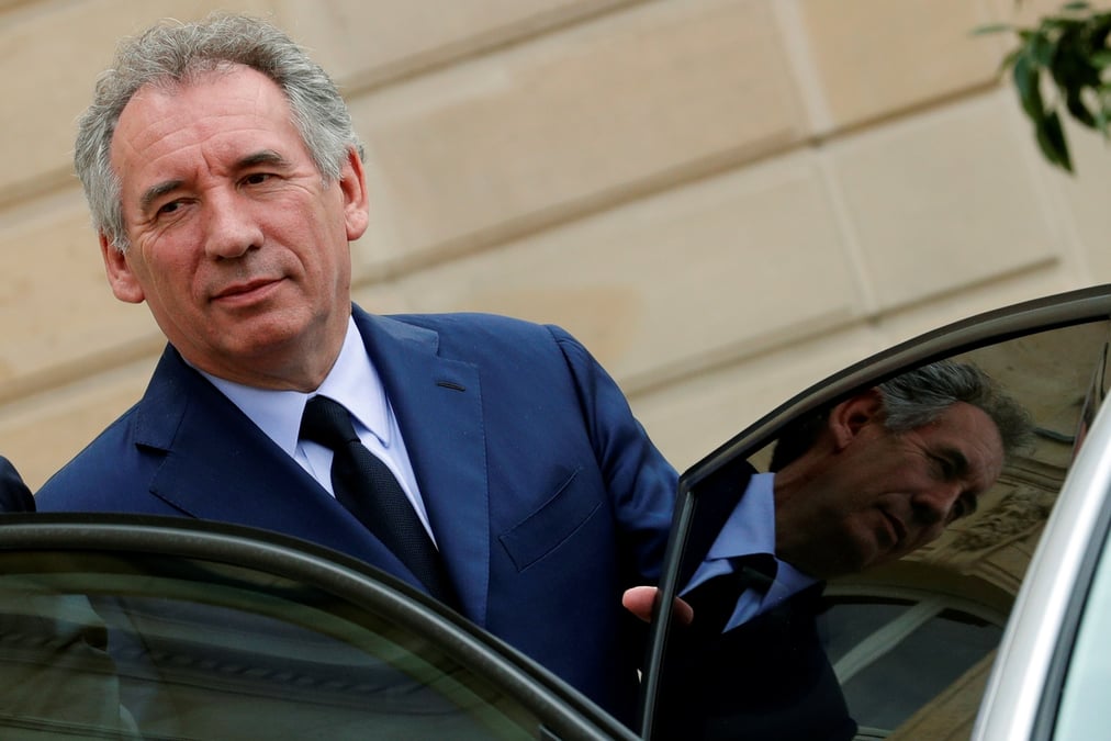 120.000 fonctionnaires en moins ? "aucun sens" dit bayrou