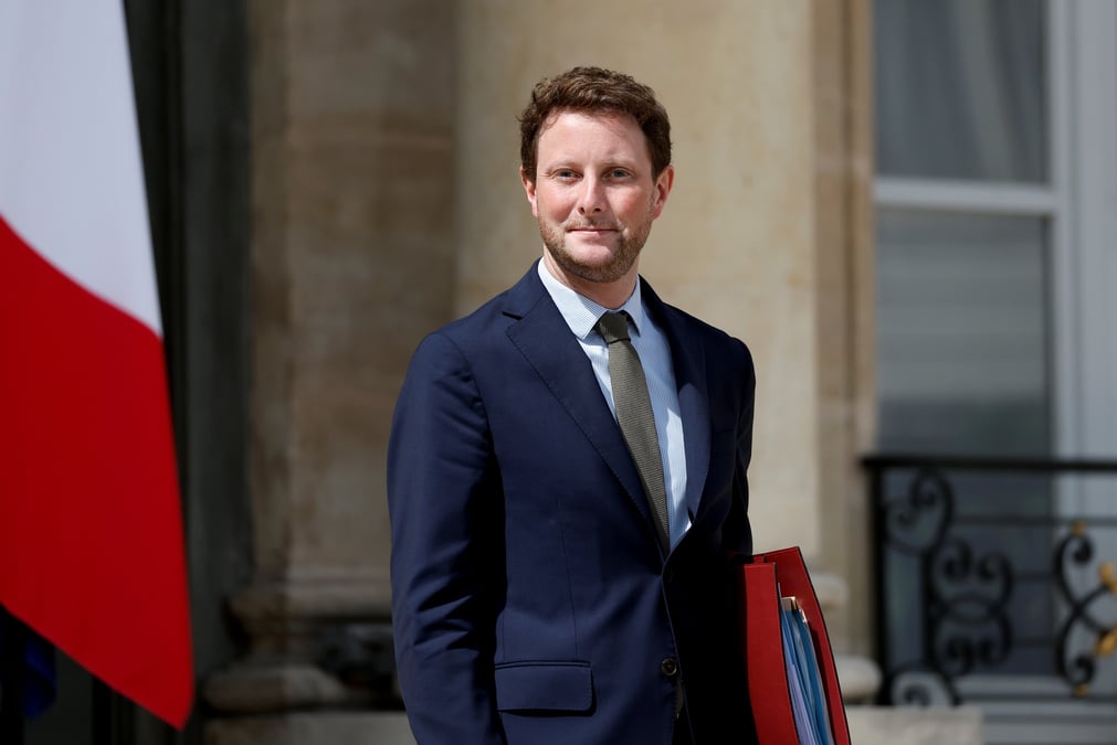 Le ministre delegue aux transports, clement beaune, quitte le palais de l'elysee apres la reunion hebdomadaire du cabinet, a paris