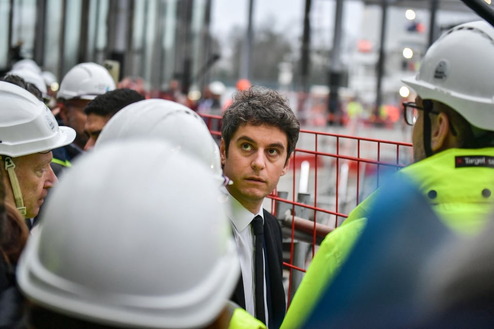 Le Premier ministre Gabriel Attal en visite ce 14 février sur un chantier de logements à Villejuif (Val-de-Marne).