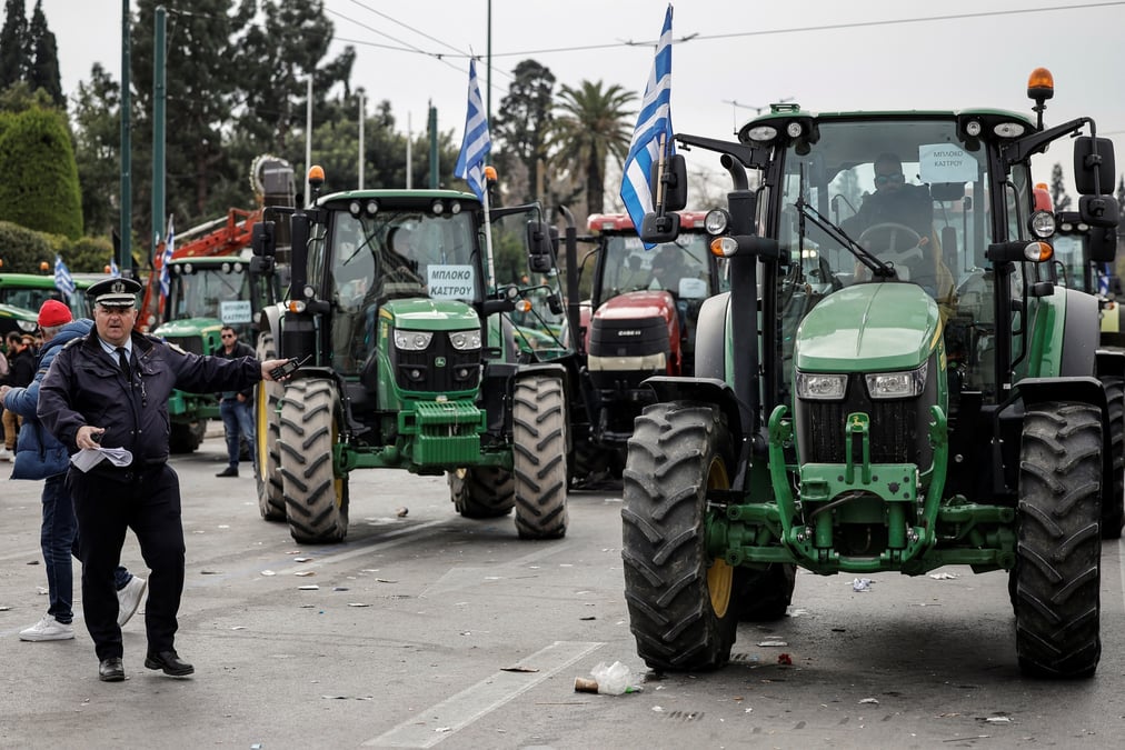 Depuis le début de l'année, partout, en Europe, comme ici en Grèce, les agriculteurs manifestent avec leurs tracteurs (Photo d'illustration).