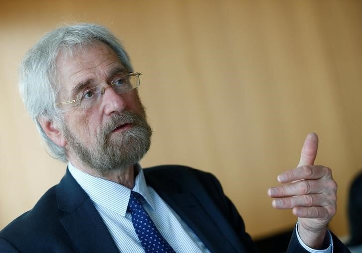 Praet (bce) confiant sur l'inflation meme apres la fin du qe