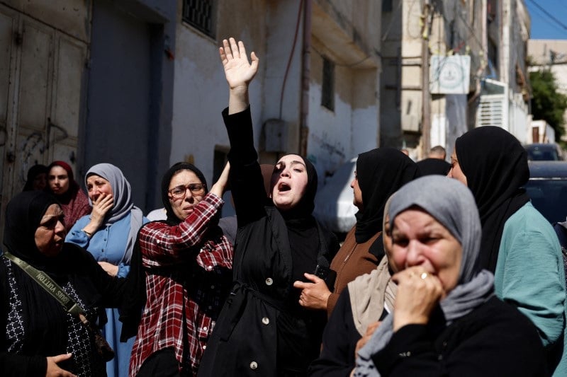 Funerailles d'un palestinien tue par les forces israeliennes dans le camp de refugies d'al-amari, pres de ramallah