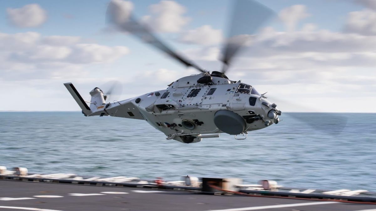 Le NH90 est un hélicoptère biturbine de la classe des 11 tonnes, destiné au renouvellement des flottes de transport tactique et de lutte anti-sous-marine