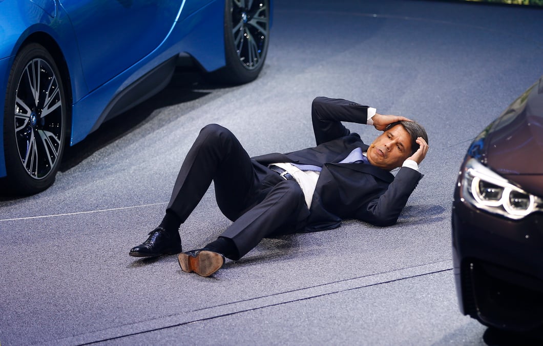 Le patron de bmw fait un malaise au salon de francfort
