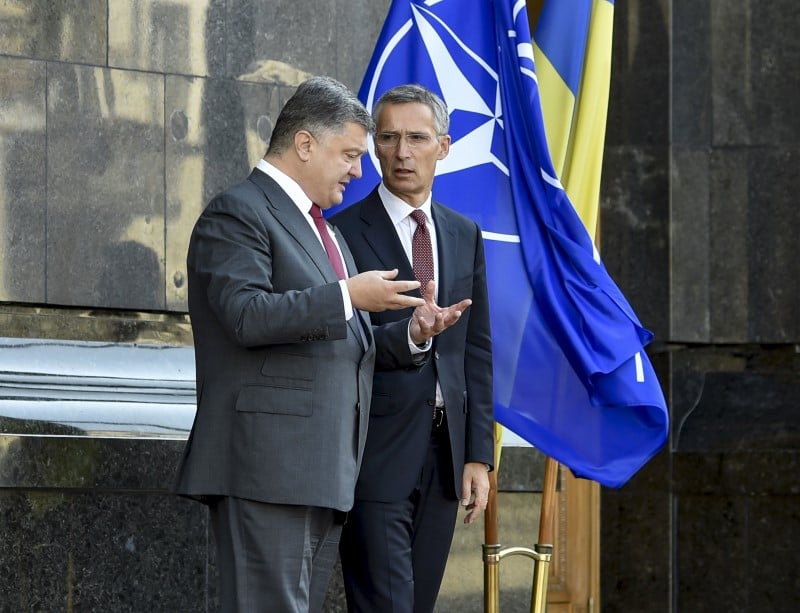 L'otan apporte son soutien a l'ukraine, pas des armes