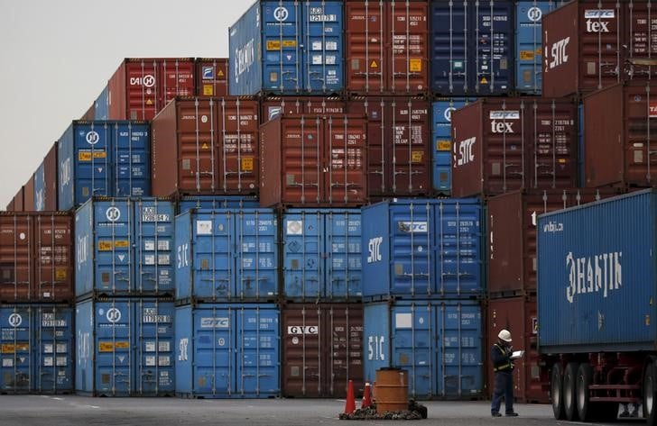 Les exportations japonaises ont moins baisse que prevu en septembre