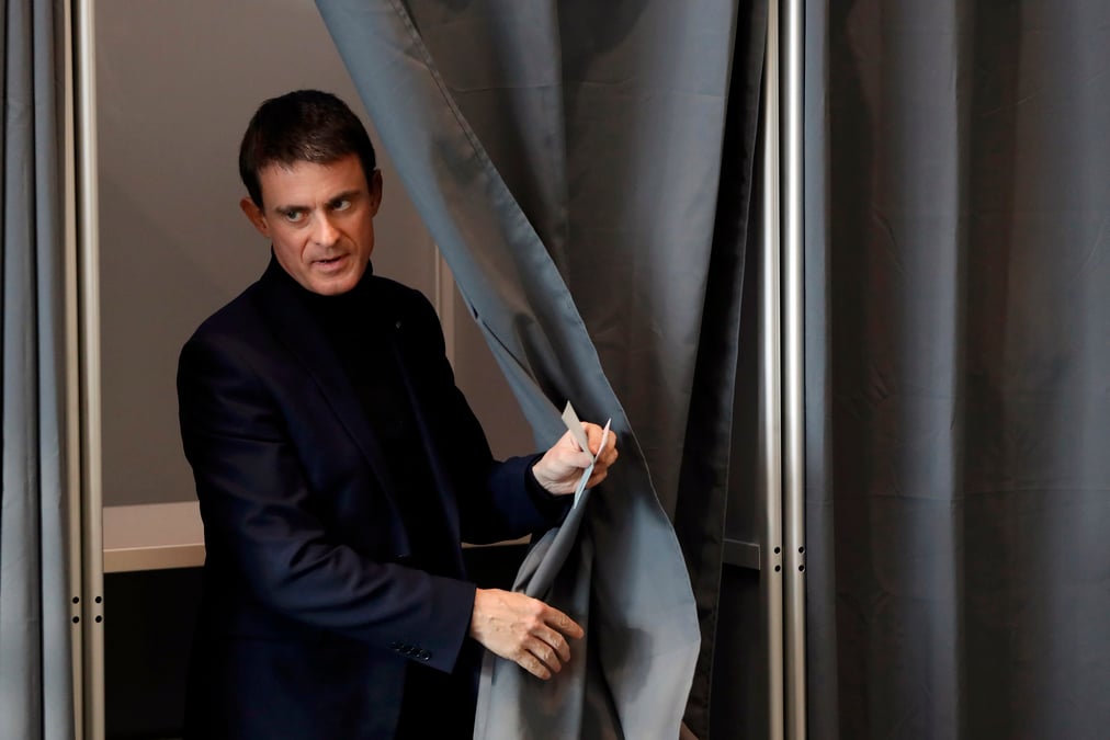 Hamon et valls qualifies pour le 2e tour de la primaire