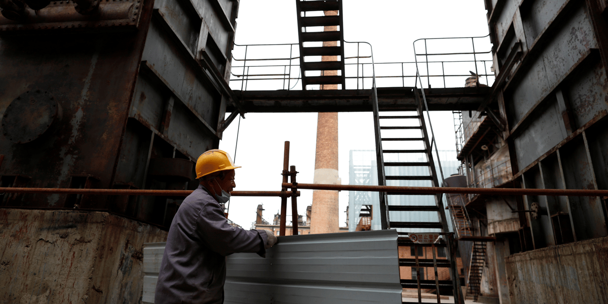 Chine: acceleration de la production industrielle et des ventes au detail