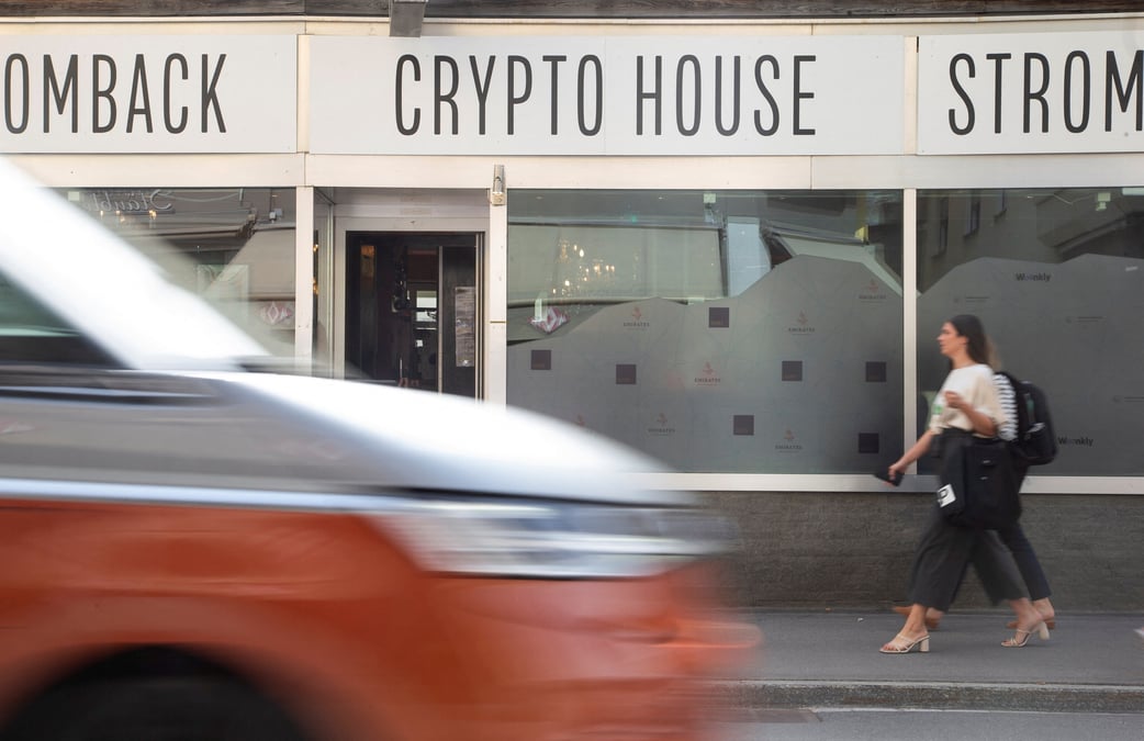 Les promoteurs de cryptomonnaies investissent la rue principale de davos