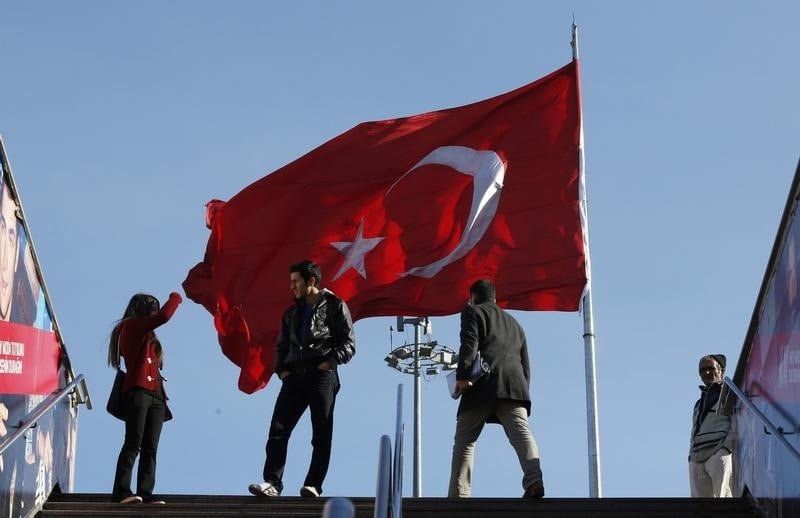 Nouvelles arrestations de policiers en Turquie