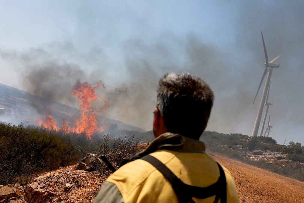 Les feux de foret en espagne et au maroc causent des emissions de carbone record
