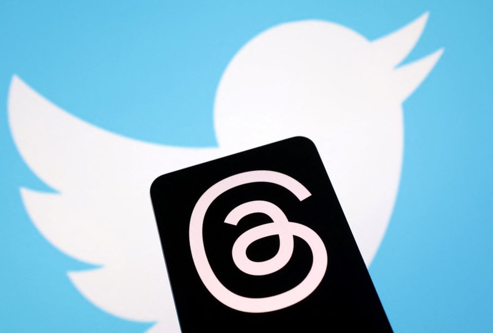 Les logos de twitter at de l'application threads de la societe meta