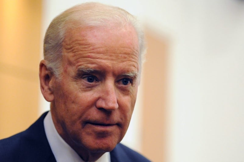 Joe biden ne se juge pas en position de s'engager totalement dans une candidature