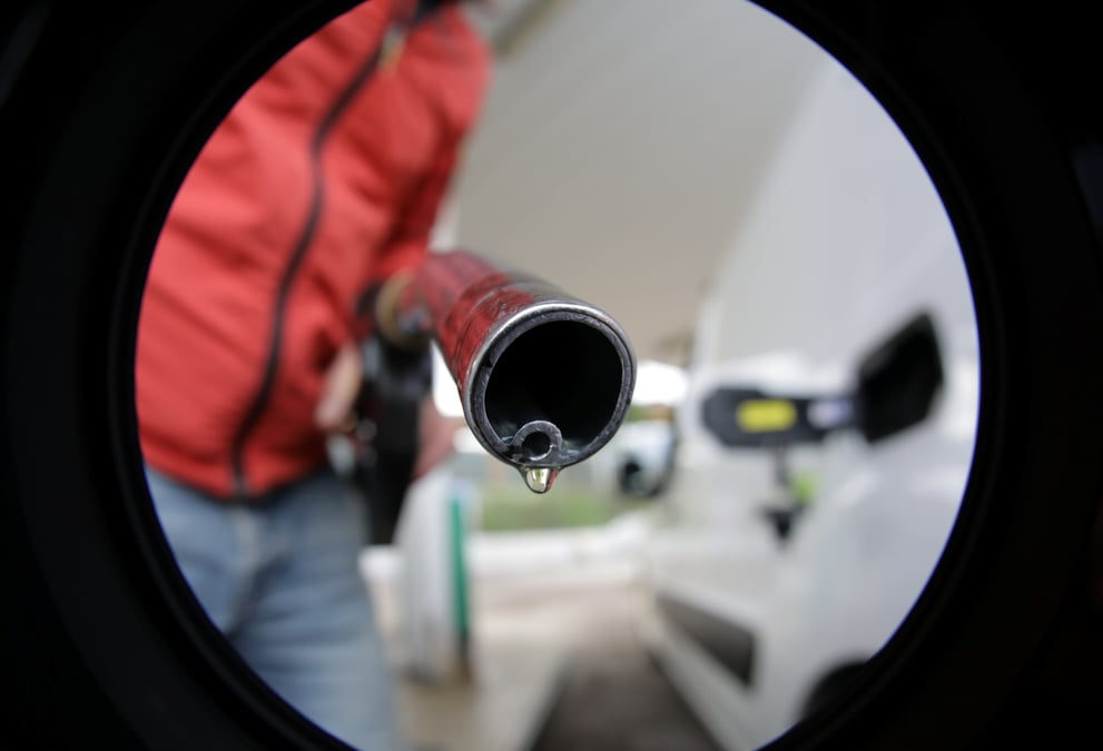 Le gouvernement met la derniere main a son plan carburants