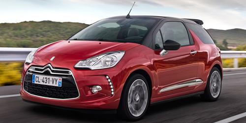 Lancée en 2010, la DS3 abandonnera les chevrons de Citroën en 2015 après la création de DS. Elle va représenter jusqu'à 75% des ventes de la marque premium française.