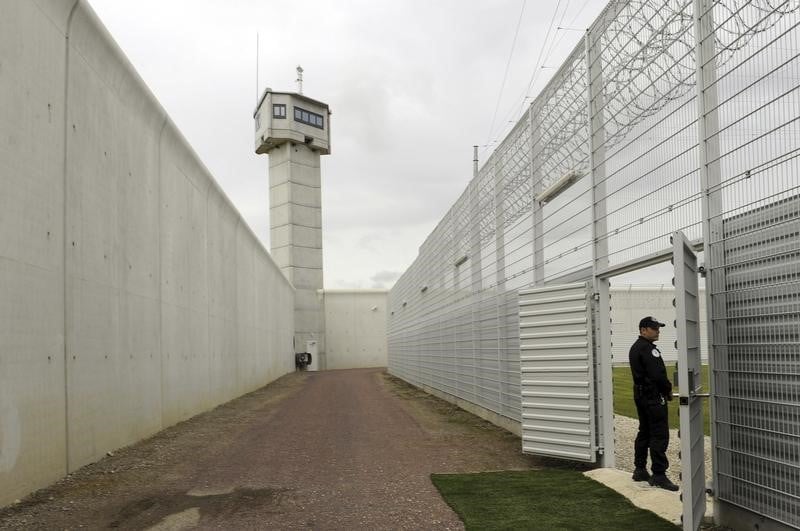 Une reforme pour renforcer l'efficacite de la prison