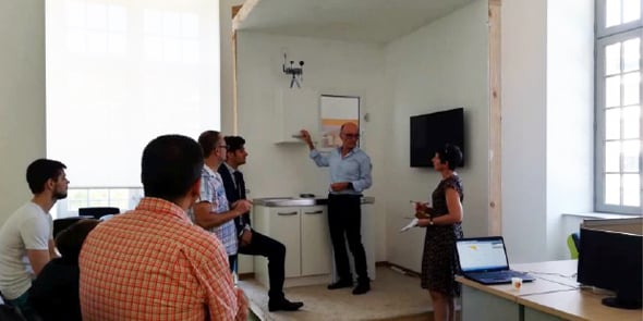Plateau modulable à la Maison des sciences de l’Homme, avec une installation prototype pour le projet HUT