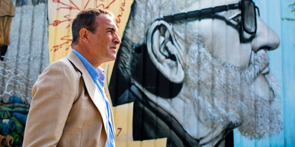 Jean Dujardin, dans le film I feel good, de Kervern et Delépine