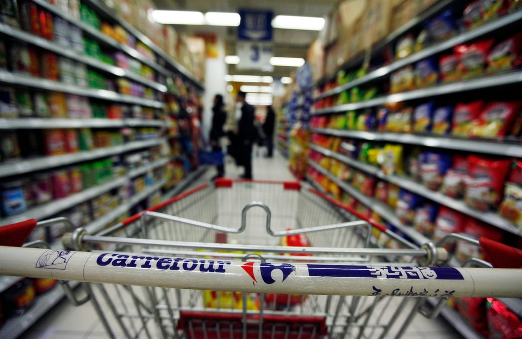 Carrefour cede le controle de sa filiale en chine