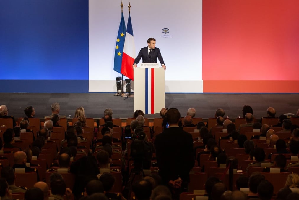 "Notre force de dissuasion nucléaire demeure, en ultime recours, la clé de voûte de notre sécurité et la garantie de nos intérêts vitaux", a expliqué vendredi à l'Ecole de guerre le président de la République Emmanuel Macron.