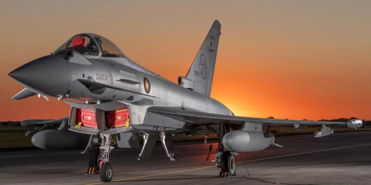 Doha a annoncé dans que les forces armées qataries allaient acquérir 12 Typhoon supplémentaires, des avions de combat fabriqués par le consortium Eurofighter (BAE Systems, Airbus et Leonardo).